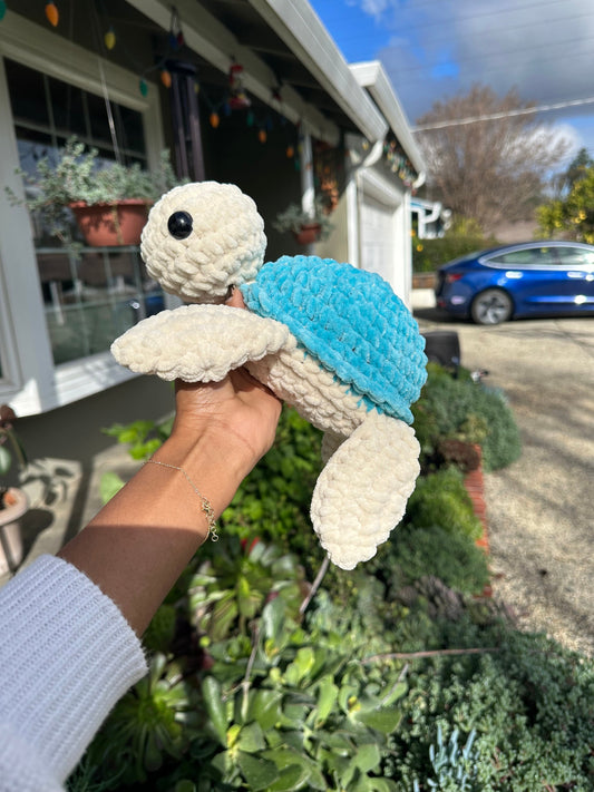 Customizable Crochet Sea Turtle Plushie: Medium Size Amigurumi
