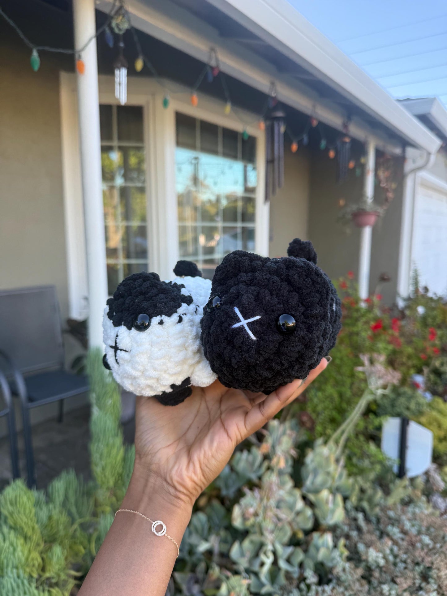 Mini Loaf Cat Plushie – Customizable Amigurumi Kitten
